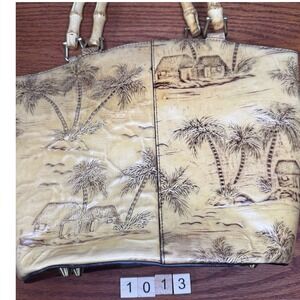 Caribbean Joe Tropical  Bucket Handbag with Bamboo‎ Handles scratch